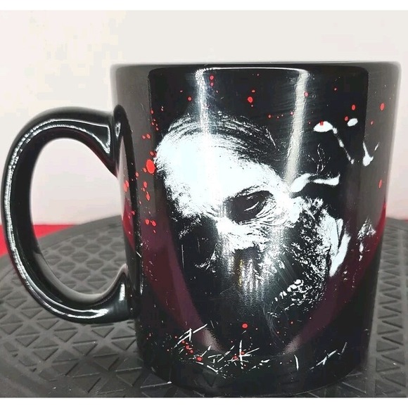 The Walking Dead 2015 Coffee Tea‎ Mug with Walker Face & Logo Black Red - Picture 7 of 8